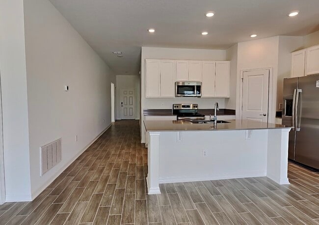 Foto del edificio - 755 Staffora St