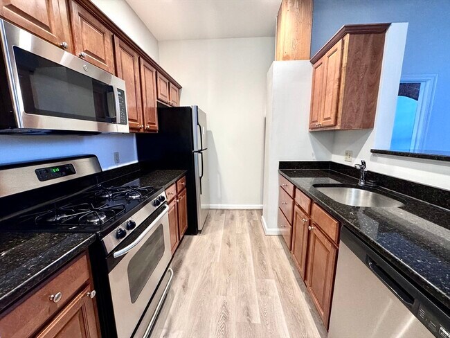 Building Photo - 4 Bishop St