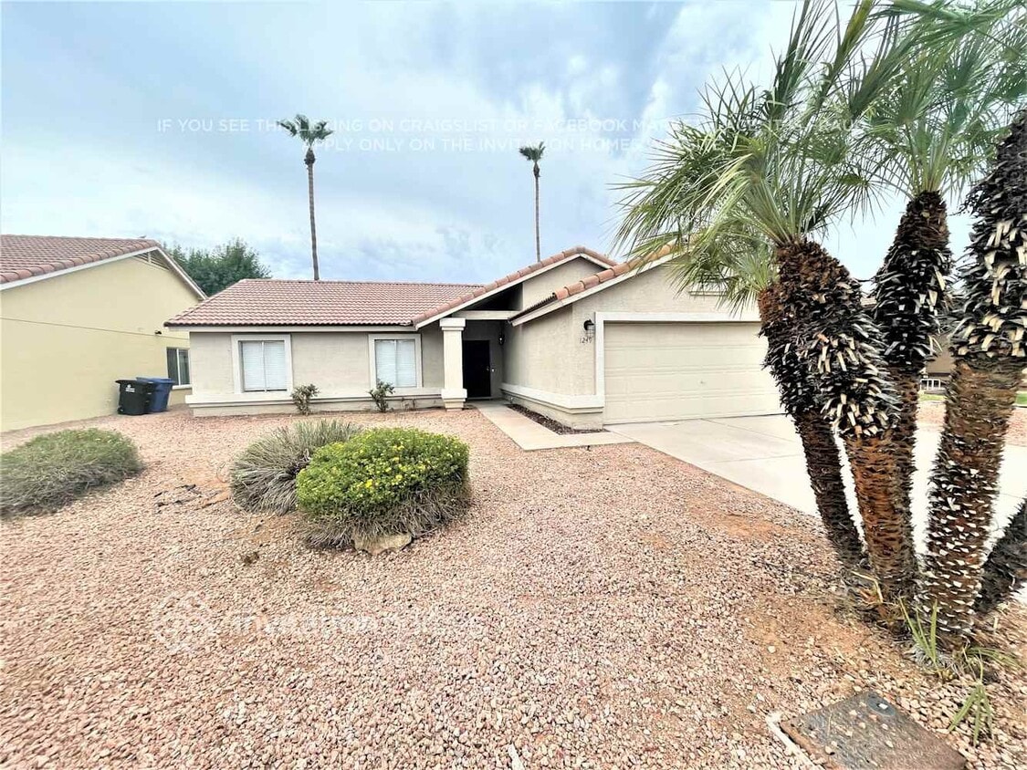 Foto principal - 1249 E Douglas Ave