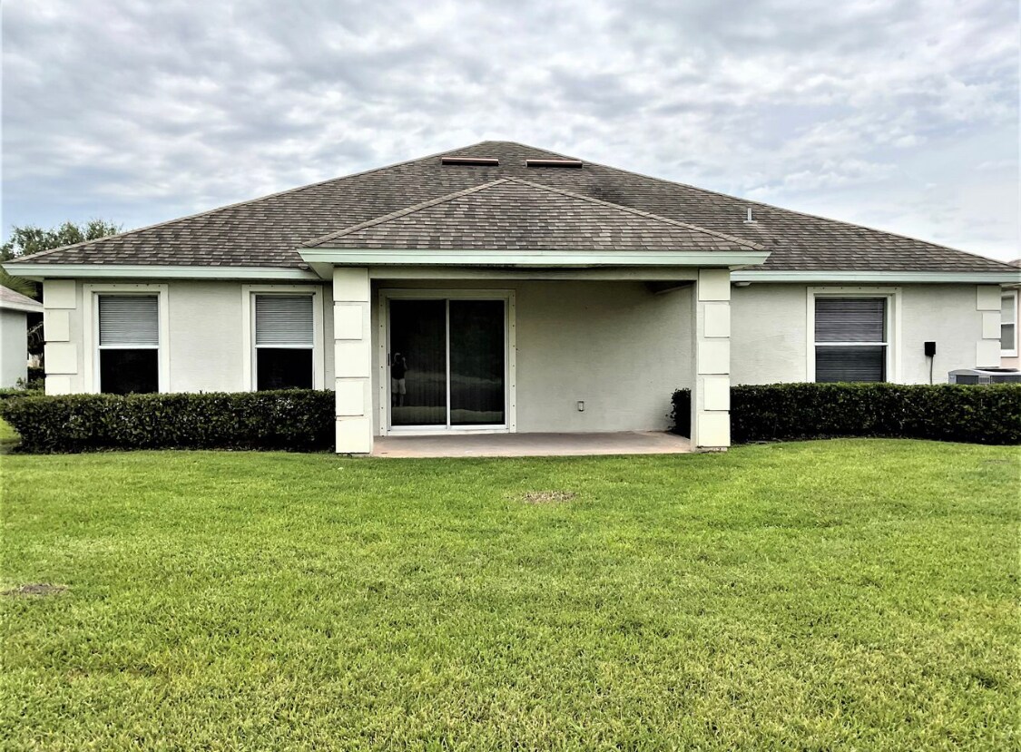 245 Perfect Dr, Daytona Beach, FL 32124 House Rental in Daytona Beach