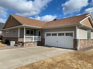 Building Photo - 1319 Pinecrest Ln