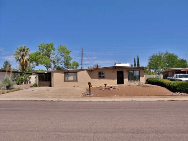 Foto del edificio - 3BR/2BA/1CP/1CG, 1750 sq. ft. rental in Village Meadows subdivision in Sierra Vista, AZ