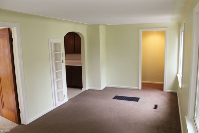 Foto del edificio - 4812 Lake Harbor Rd