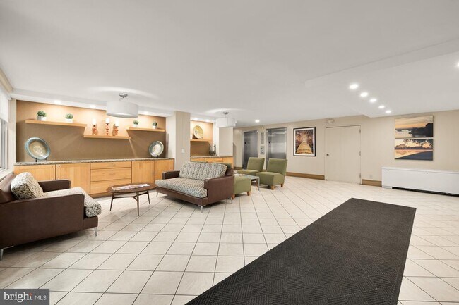 Foto del edificio - 2401 H St NW
