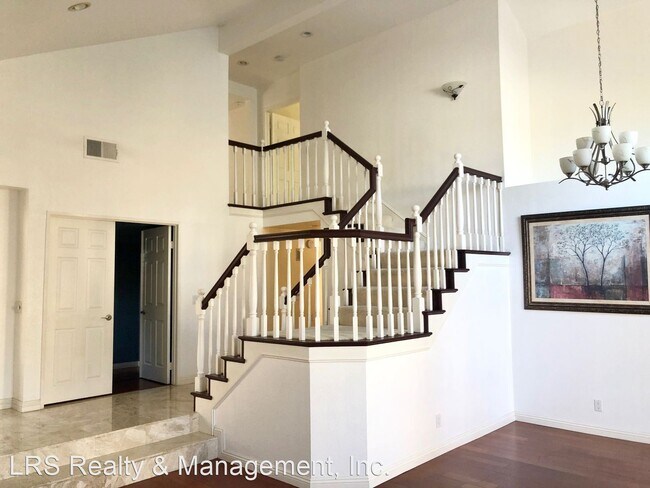 Foto del edificio - 4 br, 3 bath House - 15390 Green Valley Dr