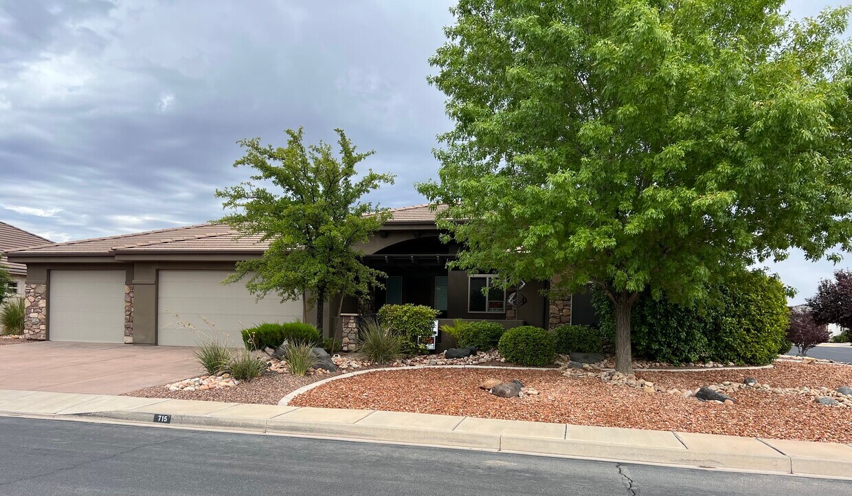 Primary Photo - 715 Rainier Dr