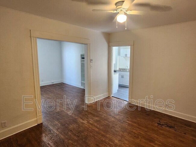 Foto del edificio - 1664 N Wisconsin St