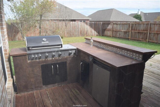 Foto del edificio - 3917 Latinne Ln