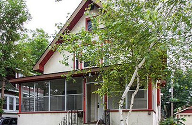 Building Photo - 5 Bedroom House Close to U of M Campus!