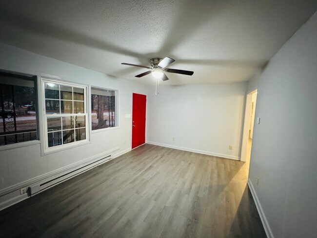 Foto del edificio - 2512 Rockwood Dr