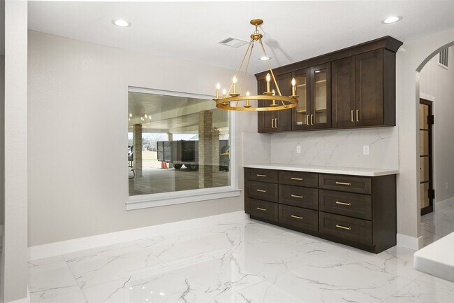 Foto del edificio - 4002 Dixie Farm Rd