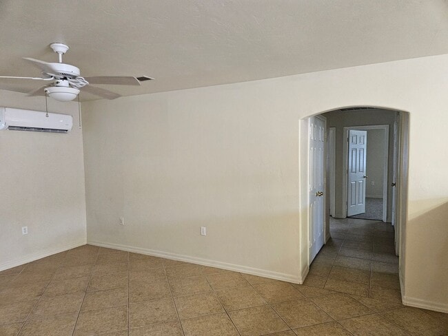 Building Photo - 3 bed/2bath Stick Built home in Central BH...