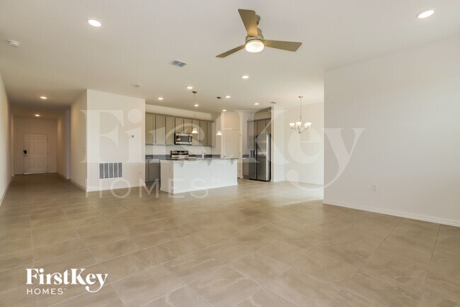 Foto del edificio - 190 Windsor Reserve Dr