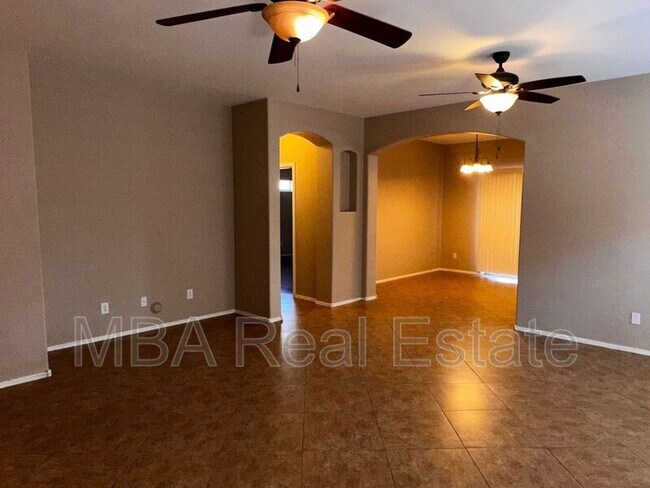 Foto del edificio - 36113 N Mirandesa Dr