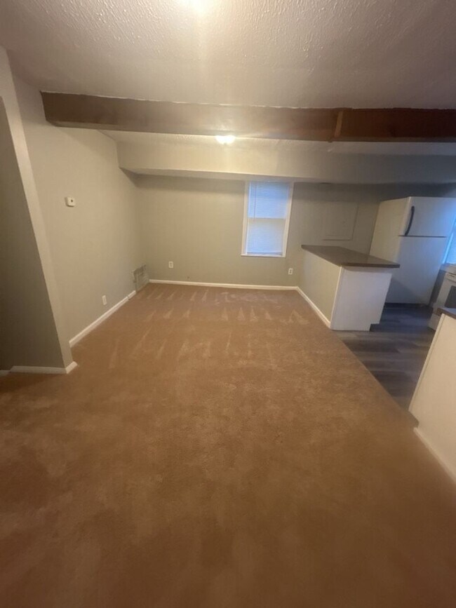 Foto del edificio - 7415-7417 Elton Ave