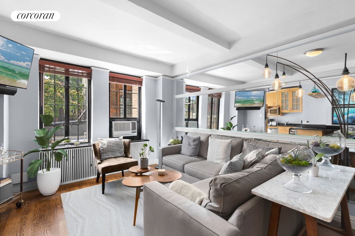 Foto principal - 201 W 16th St