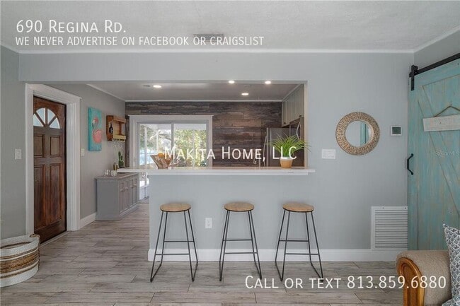 Foto del edificio - 690 Regina Rd