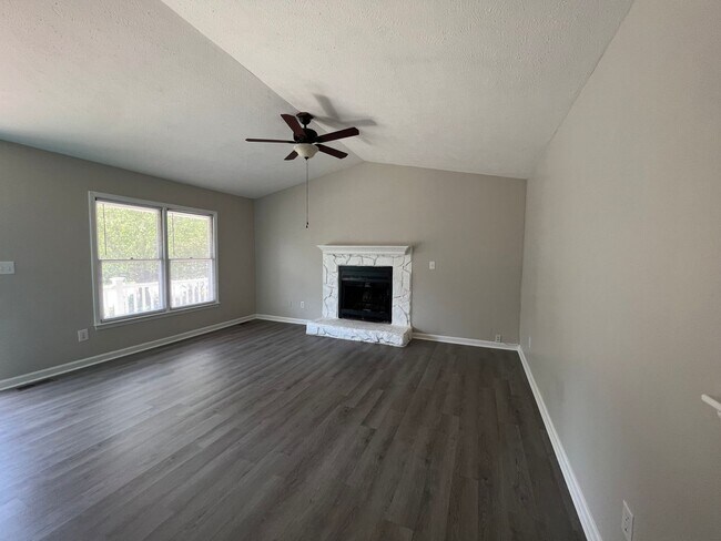 Foto del edificio - 9330 Castle Falls Cir