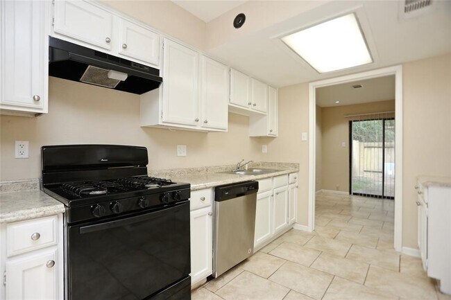 Foto del edificio - 2806 Elm Grove Ct