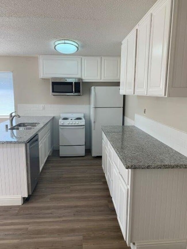 Building Photo - 5552 Keoncrest Cir
