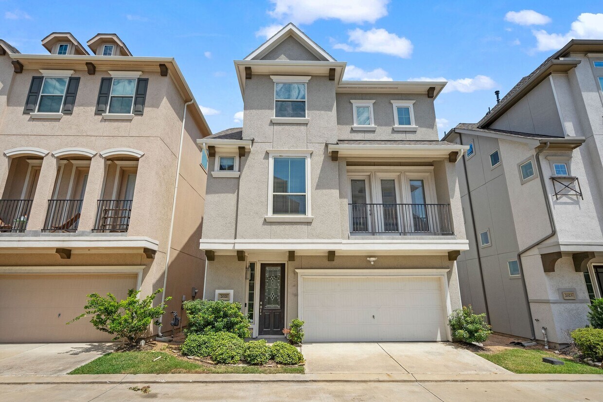 Foto principal - 2021 Cambridge Heights Pl