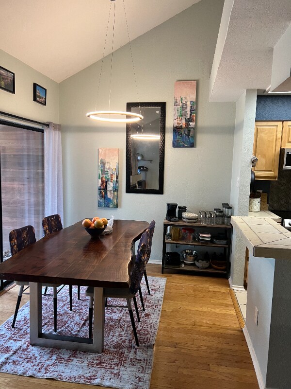 Foto del edificio - 4711 Spicewood Springs Rd