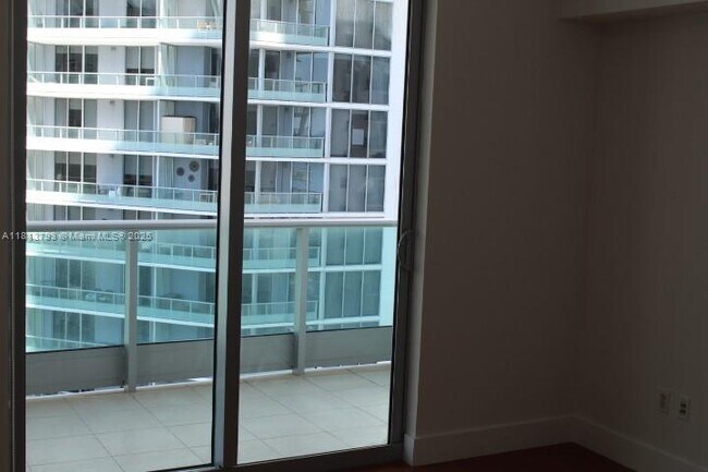 Building Photo - 1331 Brickell Bay Dr