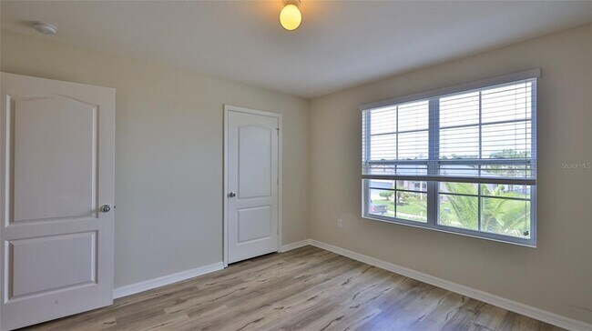 Building Photo - 441 White Coral Ln