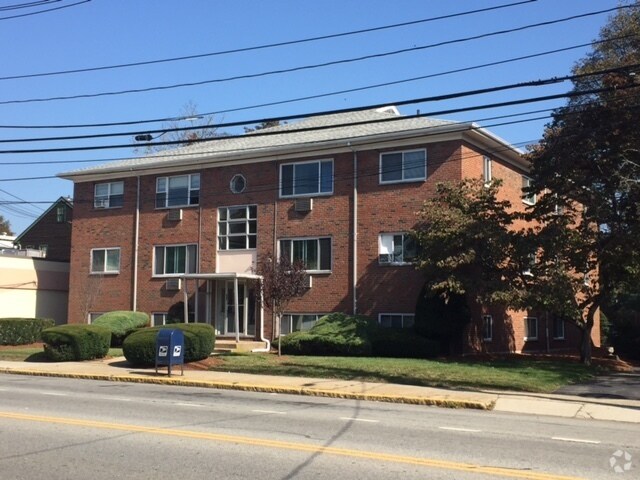 Building Photo - 1033 Massachusetts Ave