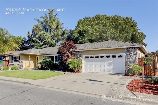 Building Photo - 2634 Maplewood Ln