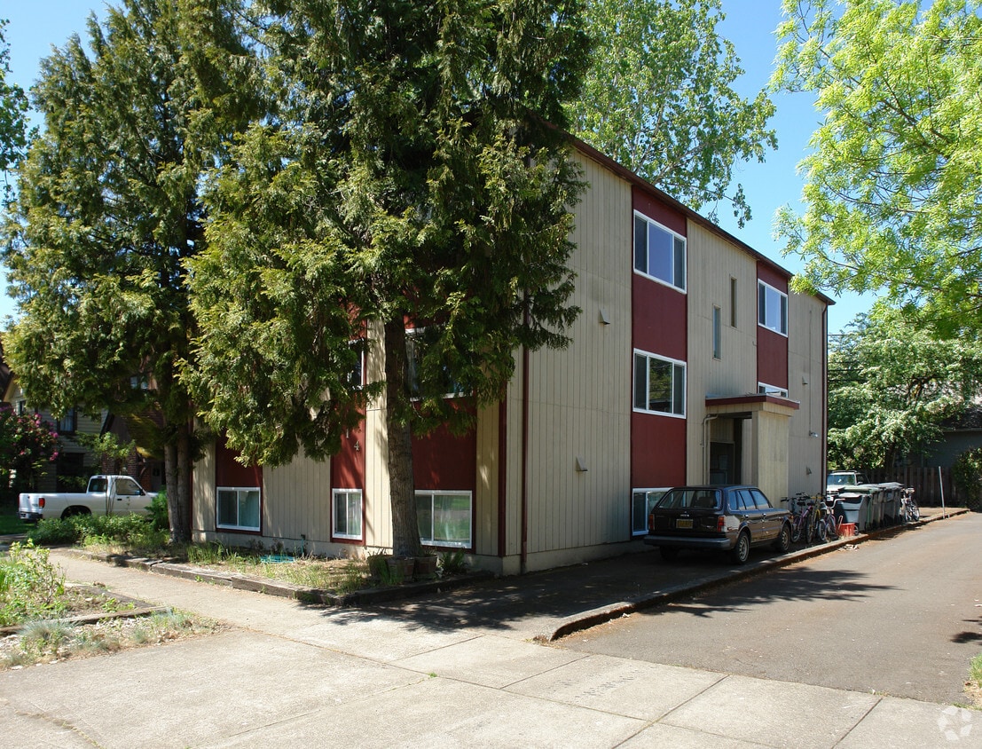 Building Photo - 214 SW 8th St