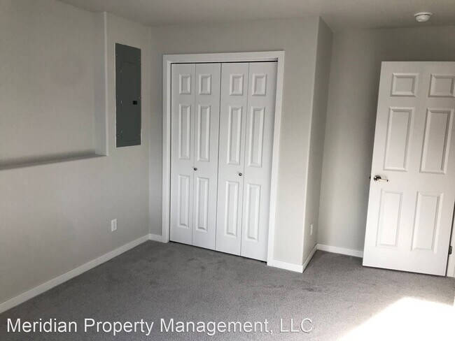 Building Photo - 4 br, 3 bath House - 305 B Toronto's Court