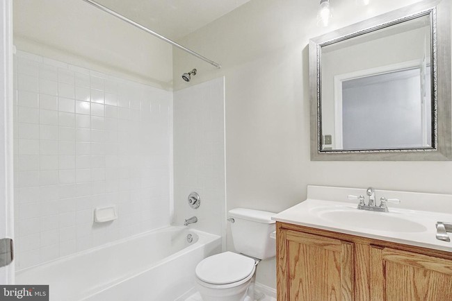 Building Photo - 6709 Village Park Dr