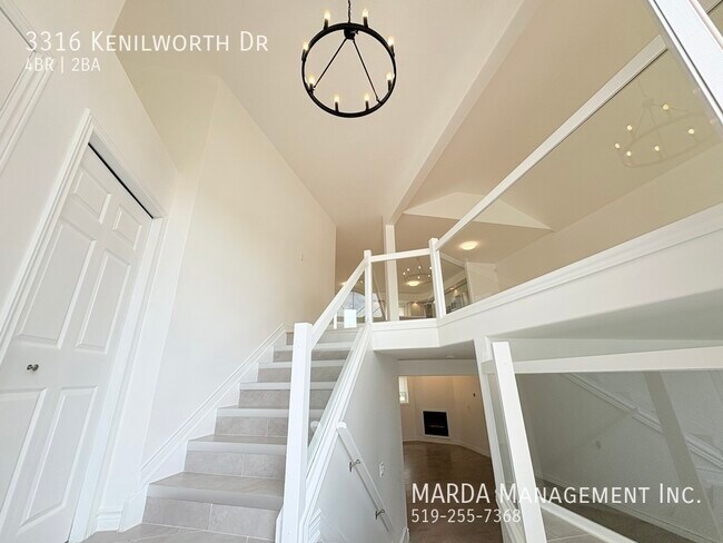 Building Photo - STUNNING NEWLY RENOVATED 4+1BED 2BATH - SO...
