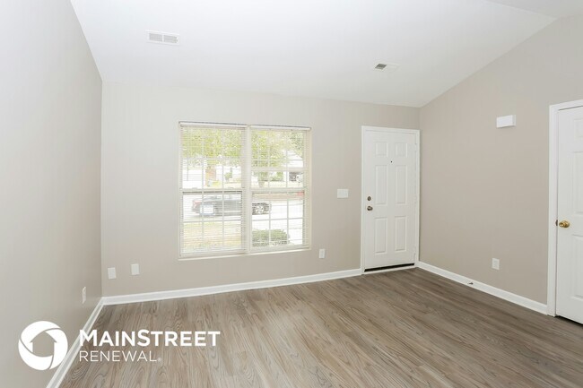 Foto del edificio - 5932 Hamilton Oaks Dr