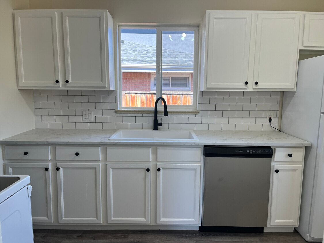 Kitchen - 2463 Saulsbury St