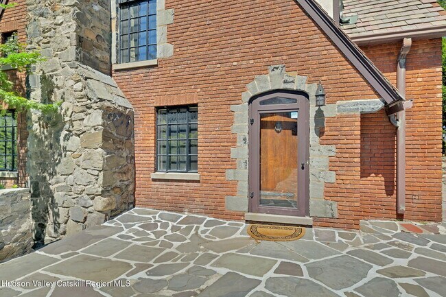 Foto del edificio - 11 Seaman Rd