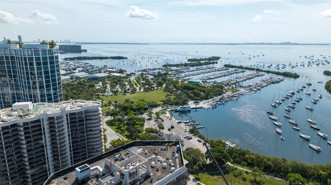 Building Photo - 2951 S Bayshore Dr
