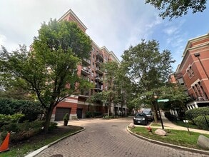 Building Photo - 343 W Old Town Ct