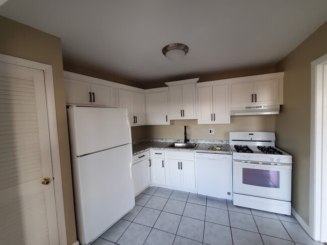 Building Photo - 14622 Bauer Dr