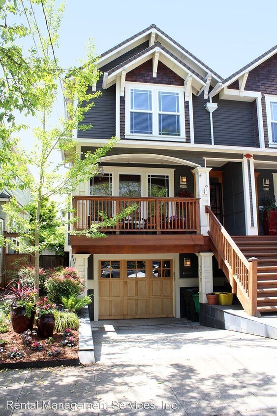 Foto principal - 2 br, 2 bath House - 2005 NE 13th Ave