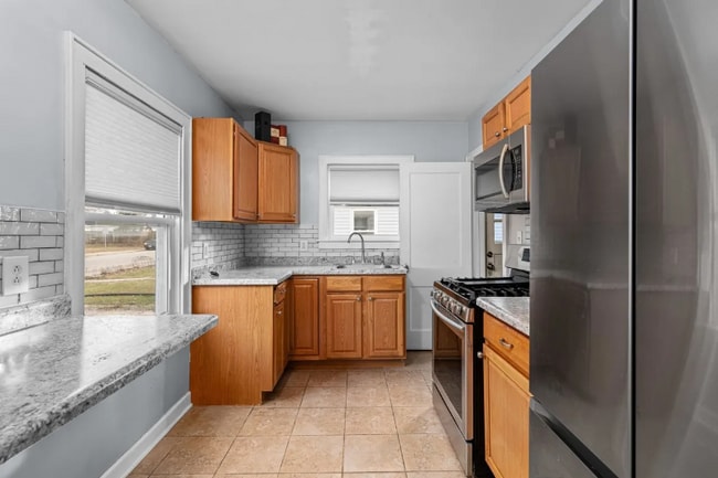 Building Photo - 2517 3rd St