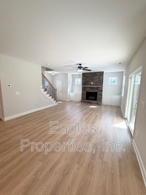 Foto del edificio - 386 Jackson Pond Dr