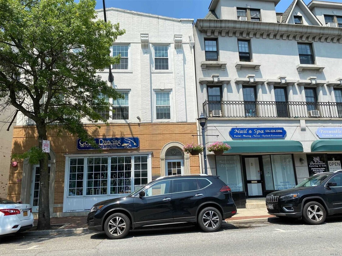 10 Audrey Ave Unit 201, Oyster Bay, NY 11771 Room for Rent in Oyster