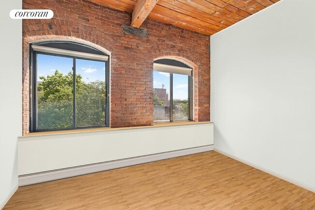 Building Photo - 420 12th St