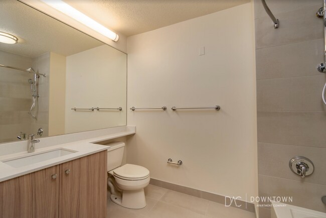 Foto del edificio - 729 N Kingsbury St