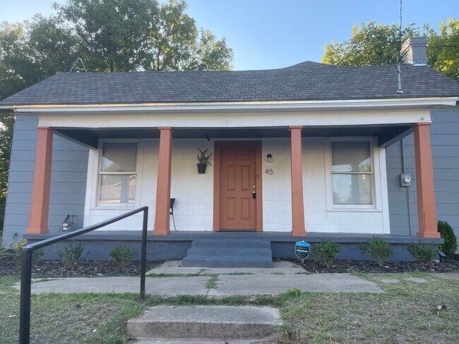 Building Photo - 2 Bedroom Rental $900/month