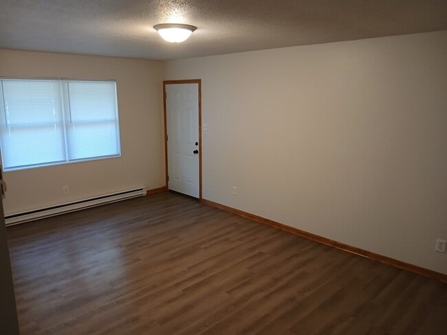 Building Photo - 132a Brookdale Dr