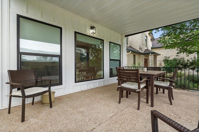 Building Photo - 307 Hurst Creek Rd