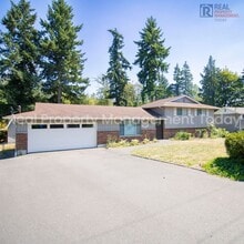 Building Photo - 11717 63rd Ave E